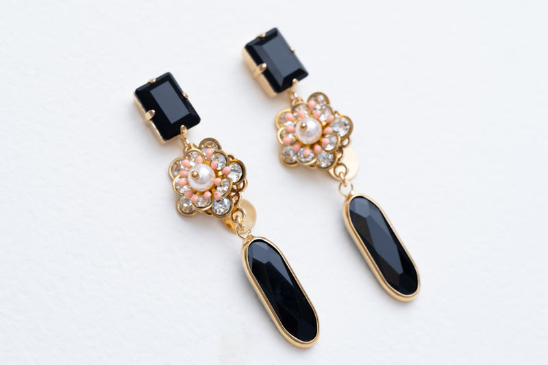 Julie Sion Freesia Goutte  Noir Earrungs