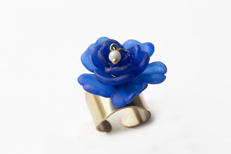 Julie Sion Primevere Floral Ring