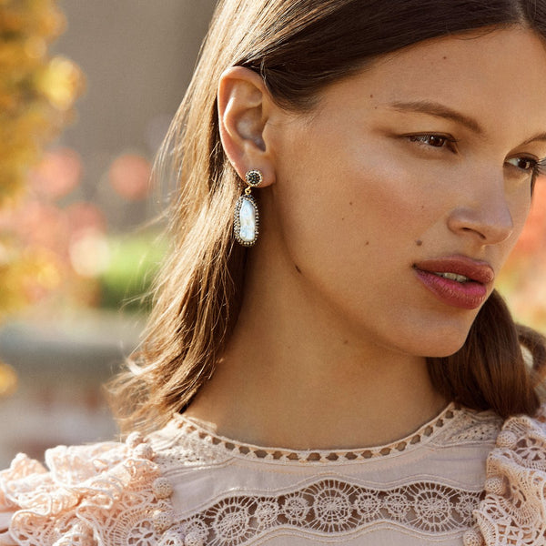 Soru Baroque Pearl Double Sided Earrings – Tres Belle